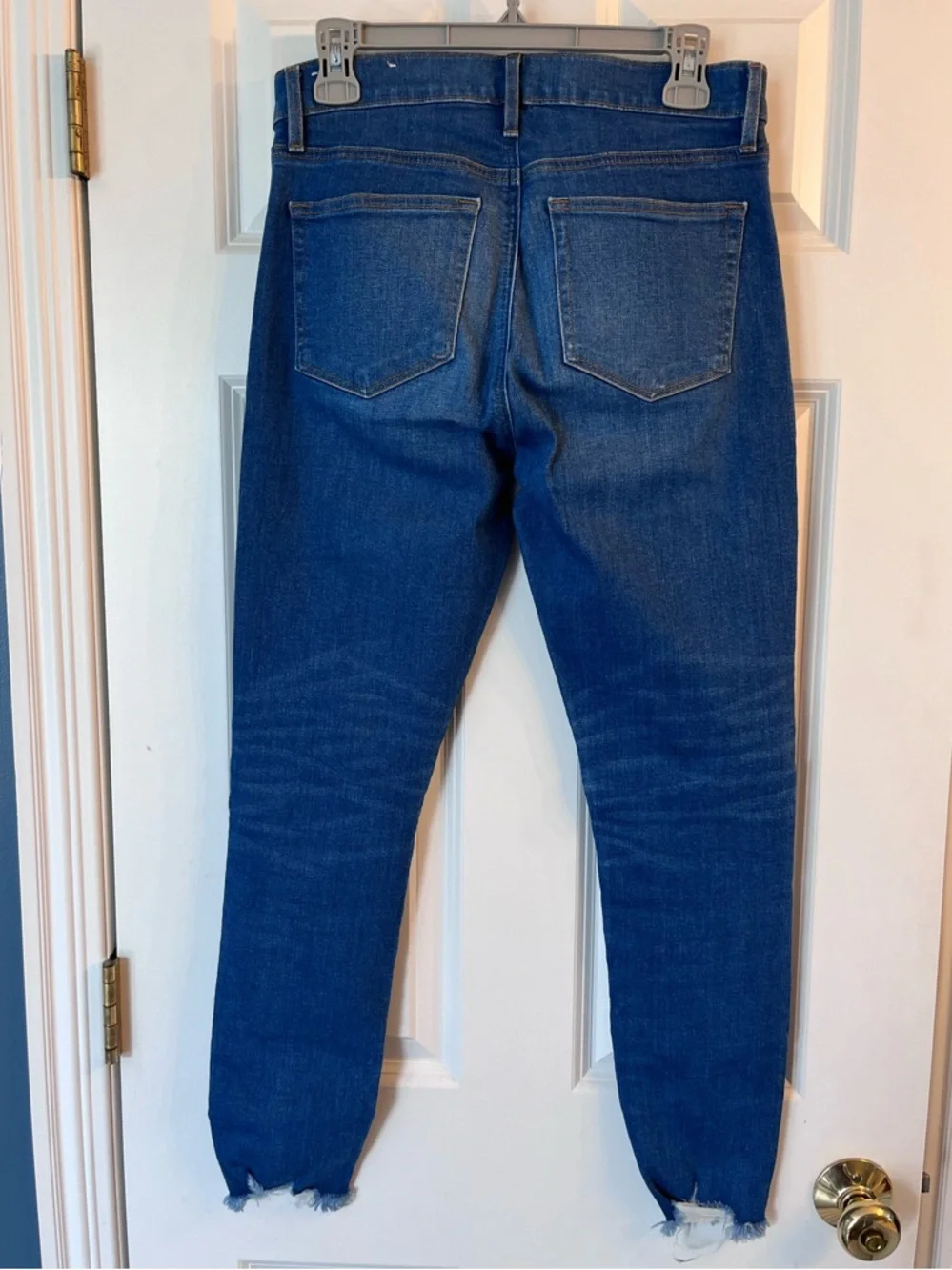 Loft sz 28 skinny jeans, distressed hem - Picture 2 of 2